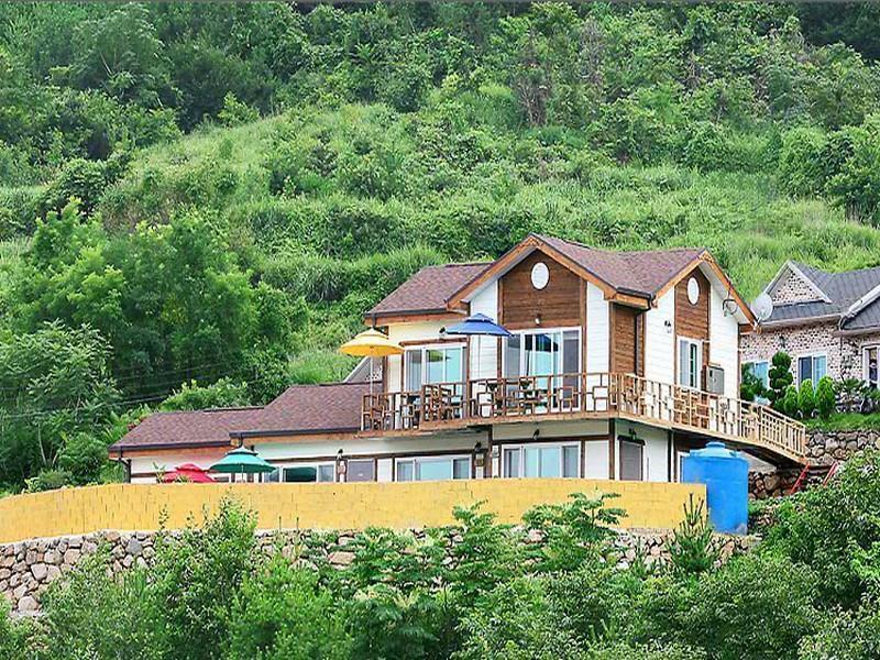 Hanuri Pension Namhae Exterior photo